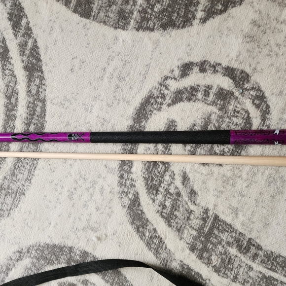 Voodoo VOD36 Pool Cue and case - Picture 3 of 7